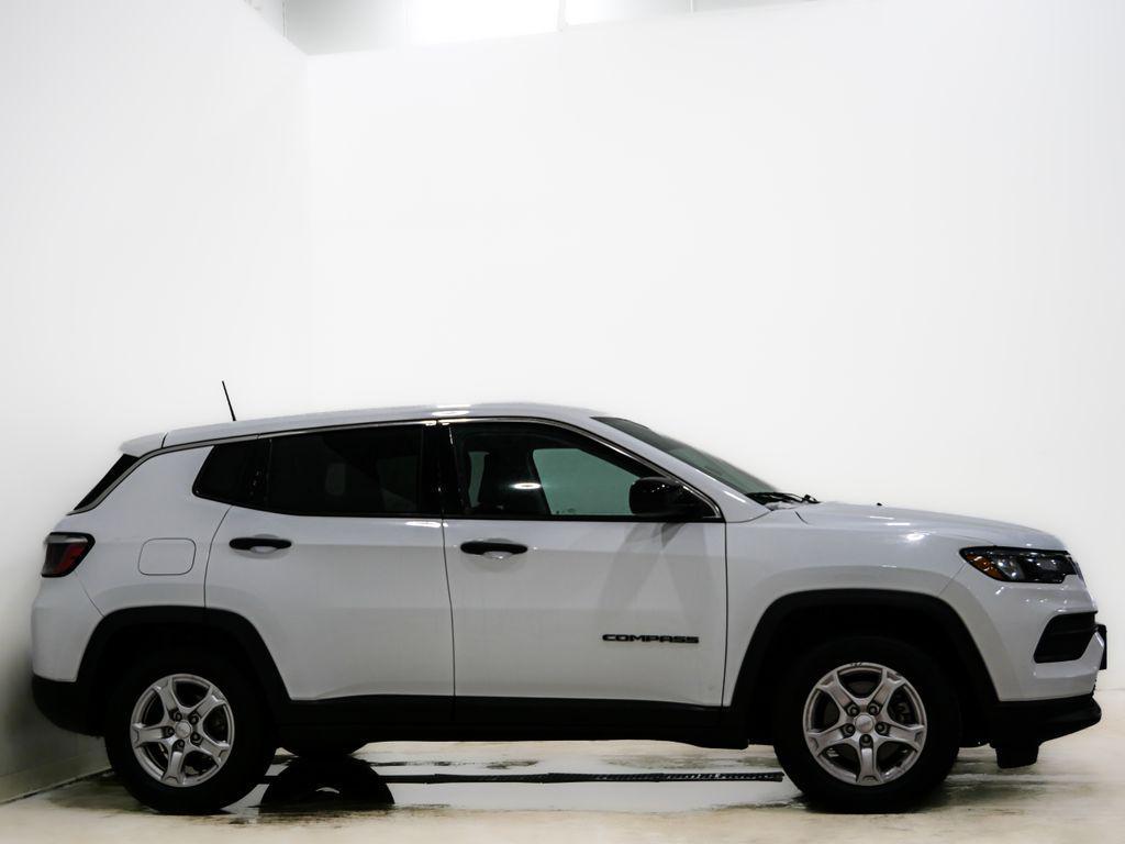 used 2022 Jeep Compass car, priced at $15,900