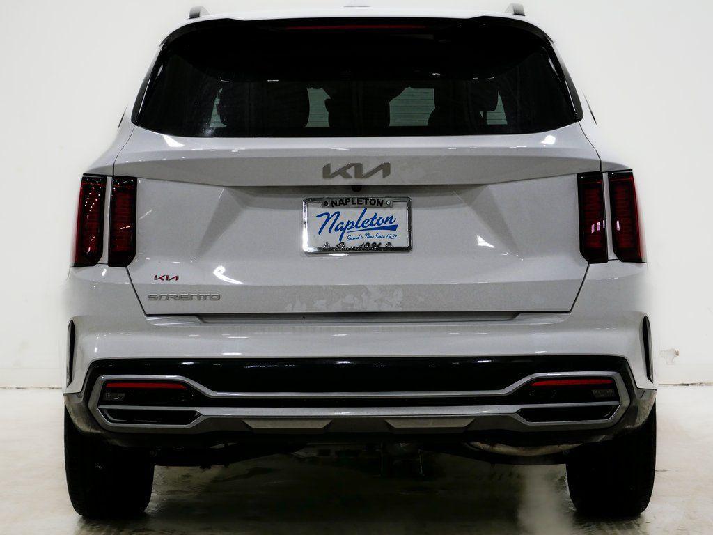 used 2023 Kia Sorento car, priced at $24,300