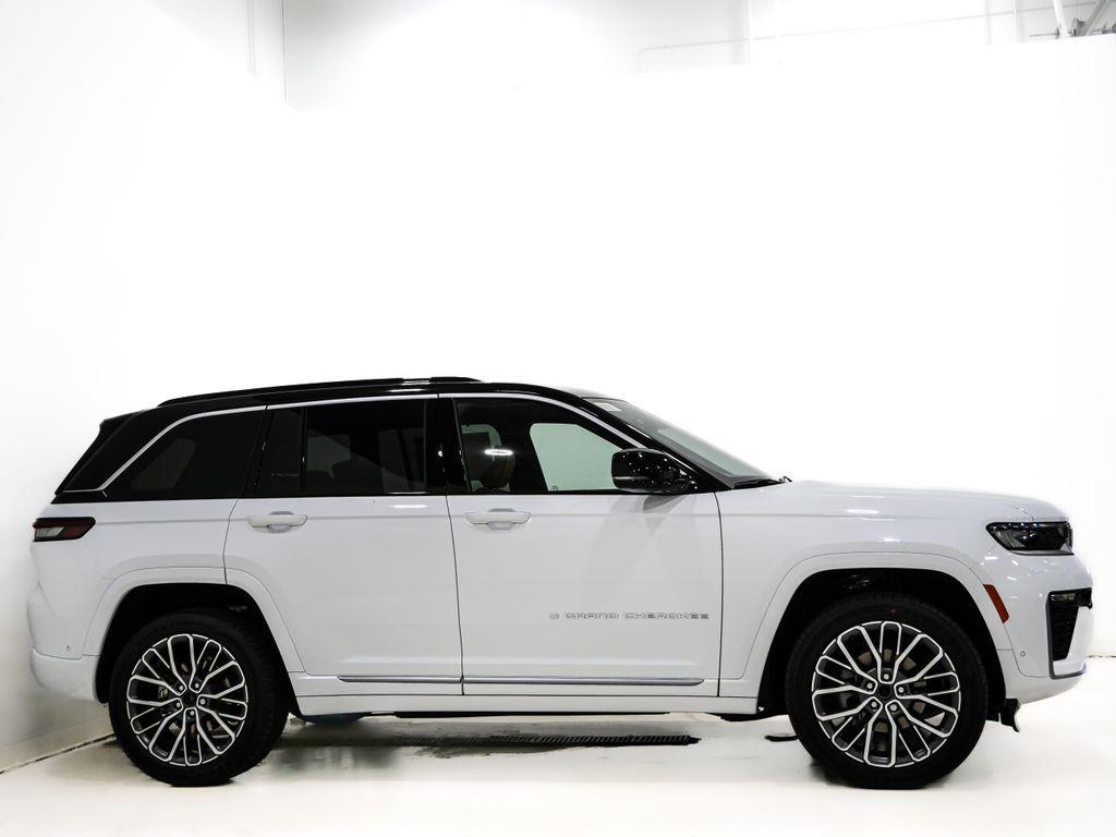 new 2026 Jeep Grand Cherokee car, priced at $55,382