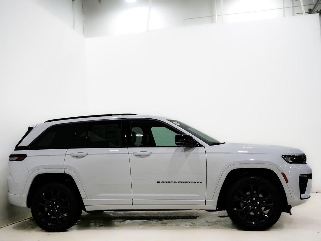 new 2026 Jeep Grand Cherokee car, priced at $48,770