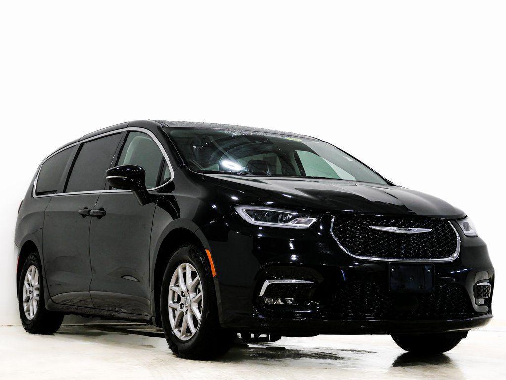 used 2024 Chrysler Pacifica car, priced at $24,500