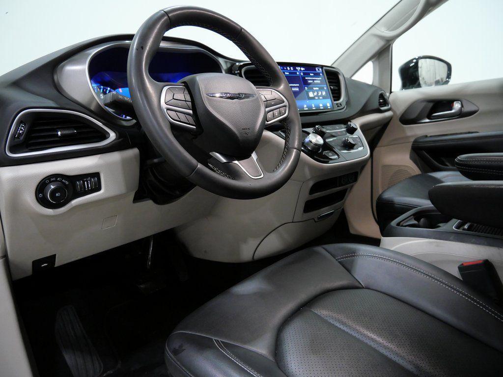 used 2024 Chrysler Pacifica car, priced at $24,500