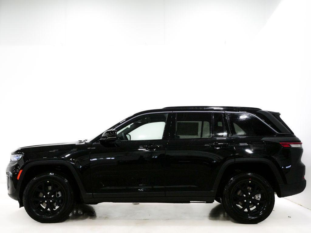 new 2026 Jeep Grand Cherokee car, priced at $44,412