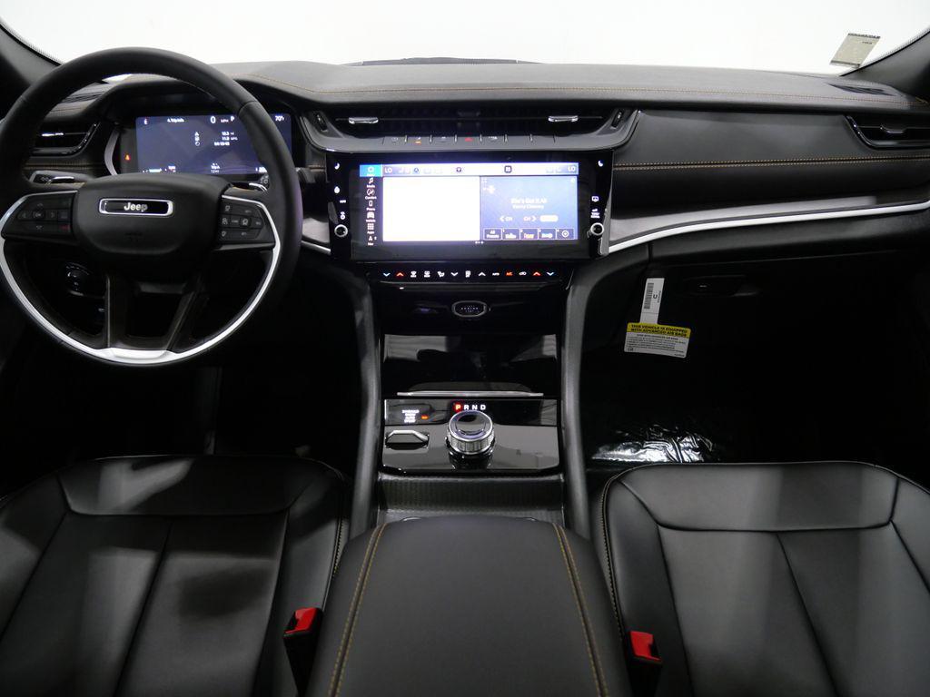 new 2026 Jeep Grand Cherokee car, priced at $45,430
