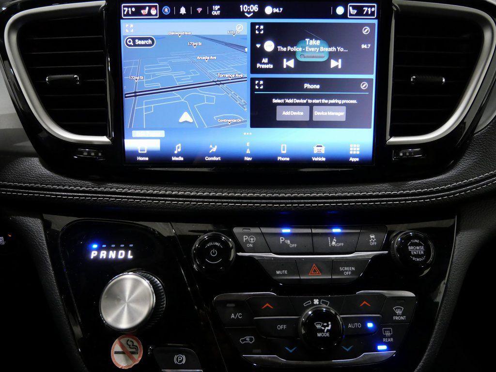 used 2024 Chrysler Pacifica Hybrid car, priced at $29,300