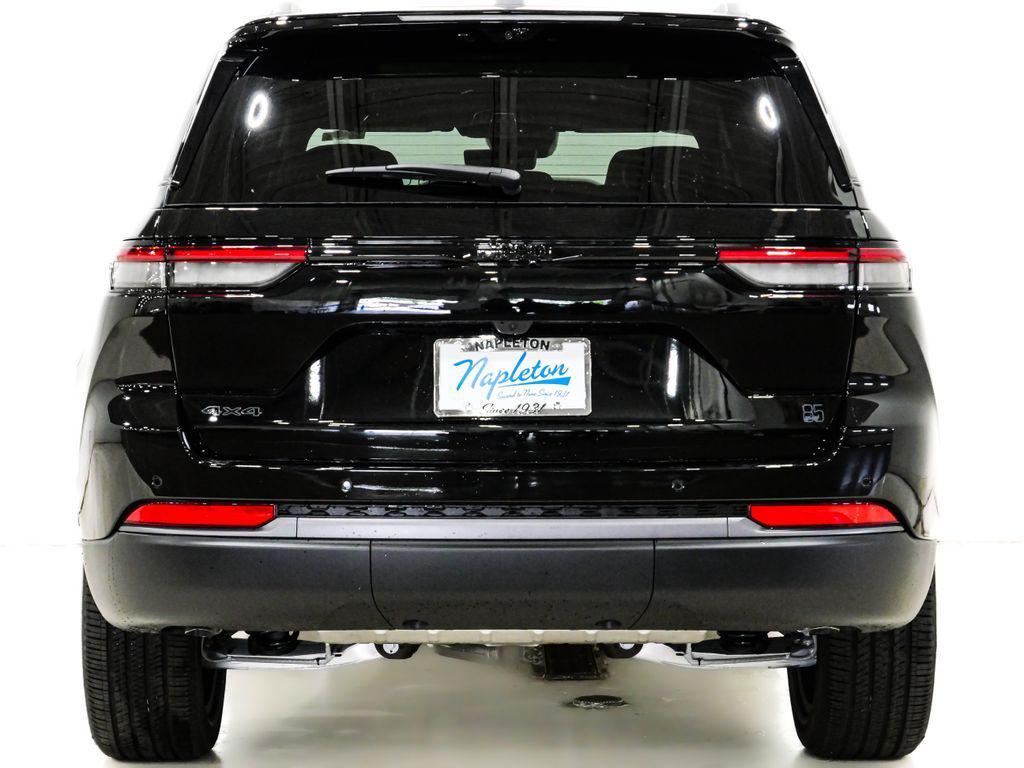 new 2026 Jeep Grand Cherokee car, priced at $44,714
