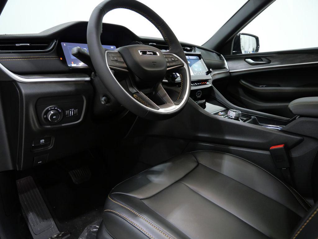 new 2026 Jeep Grand Cherokee car, priced at $44,714