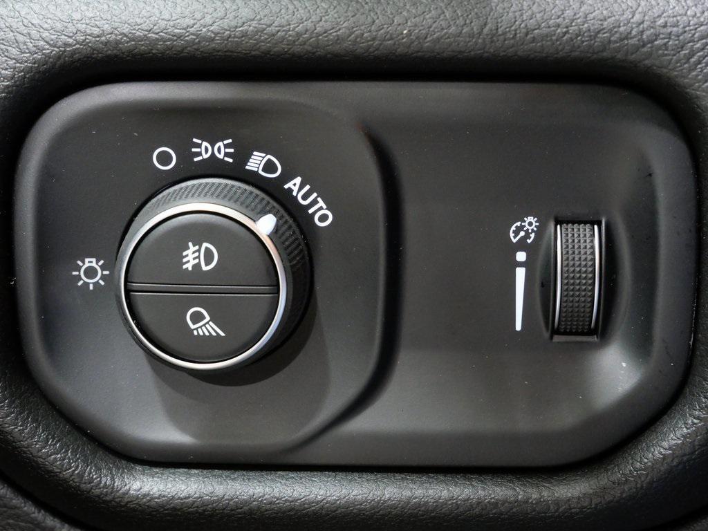 new 2025 Ram 1500 car, priced at $42,981