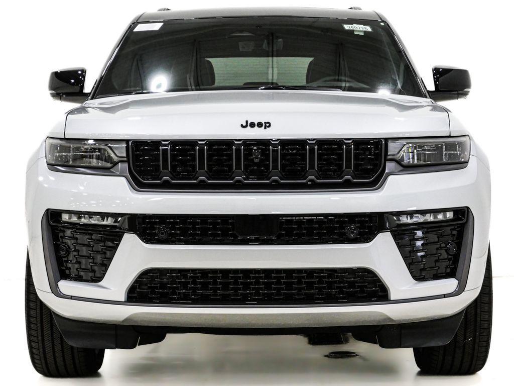 new 2026 Jeep Grand Cherokee car, priced at $57,321