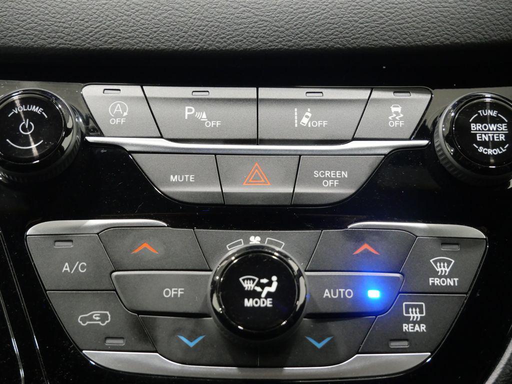 used 2025 Chrysler Pacifica car, priced at $28,212