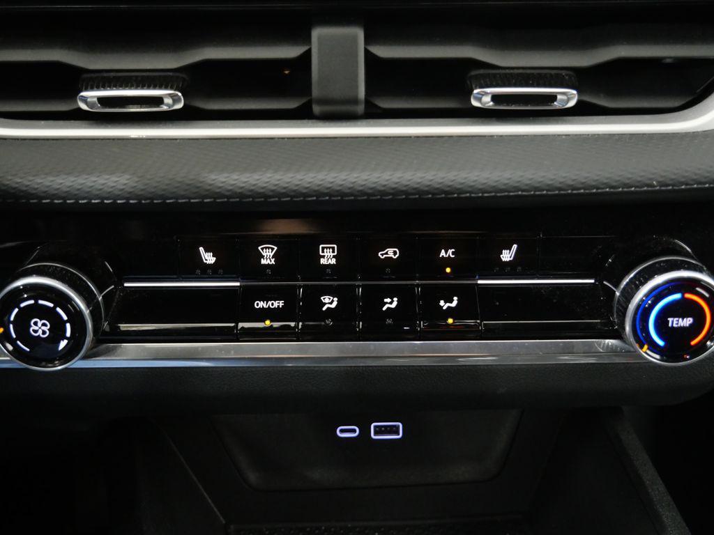 used 2025 Chevrolet Equinox car, priced at $24,312