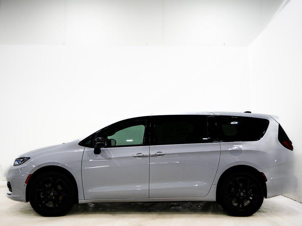 new 2026 Chrysler Pacifica car, priced at $45,155
