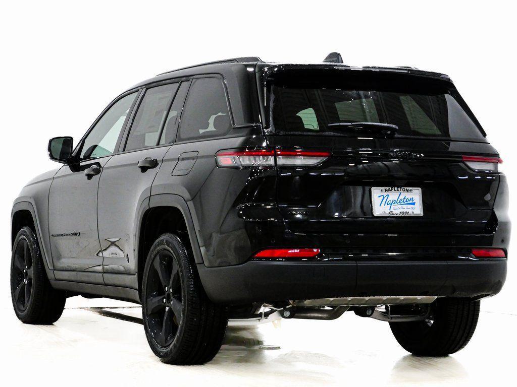 new 2025 Jeep Grand Cherokee car, priced at $40,946