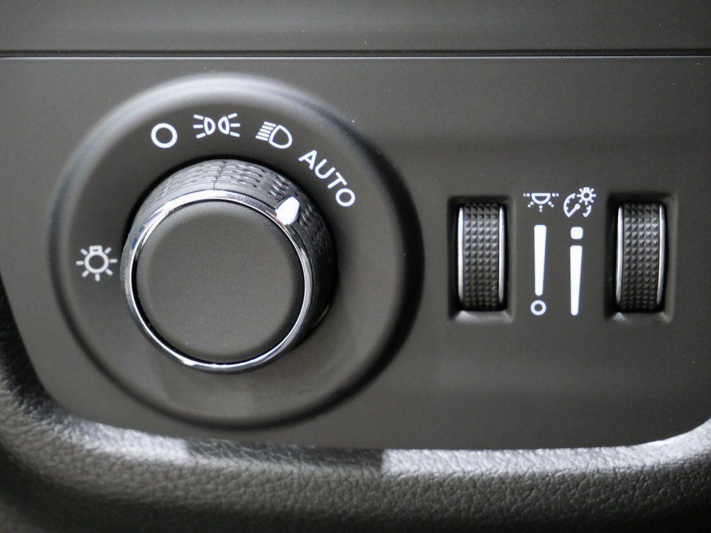 new 2025 Jeep Grand Cherokee car, priced at $40,946