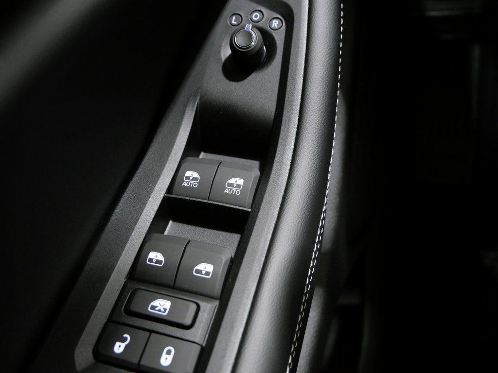 new 2025 Jeep Grand Cherokee car, priced at $40,946