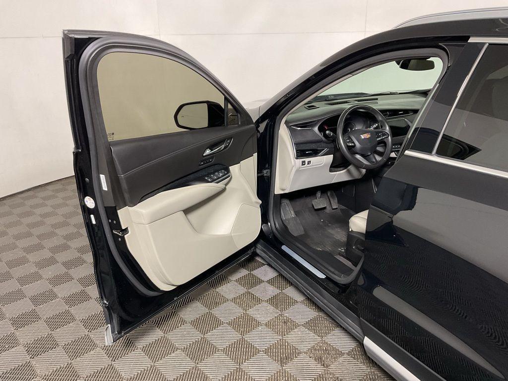 used 2020 Cadillac XT4 car, priced at $20,000