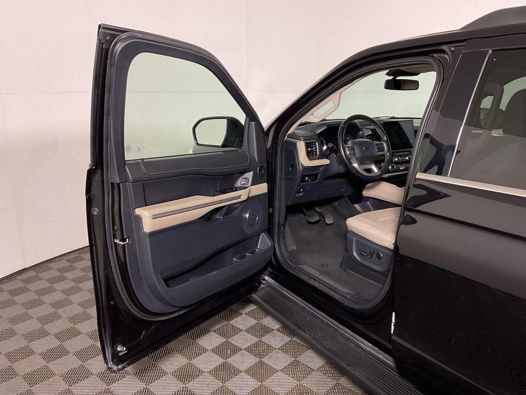 used 2024 Ford Expedition car, priced at $42,350