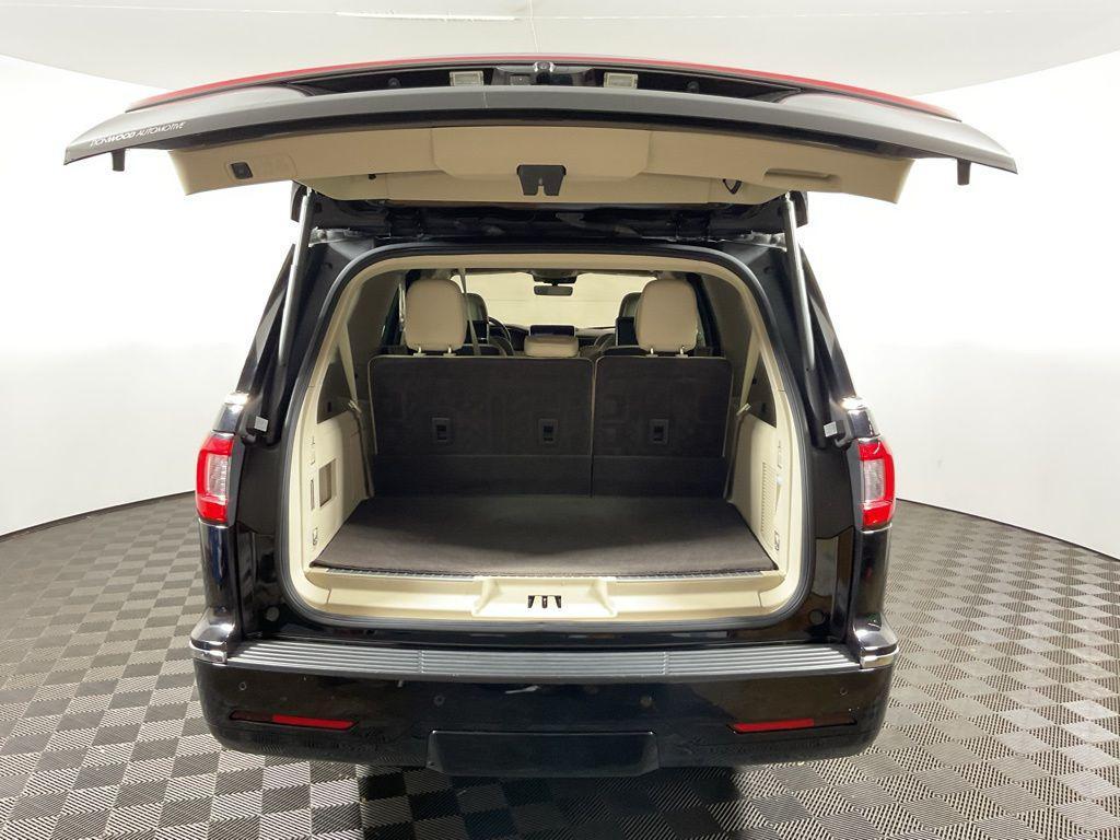 used 2019 Lincoln Navigator L car, priced at $33,000