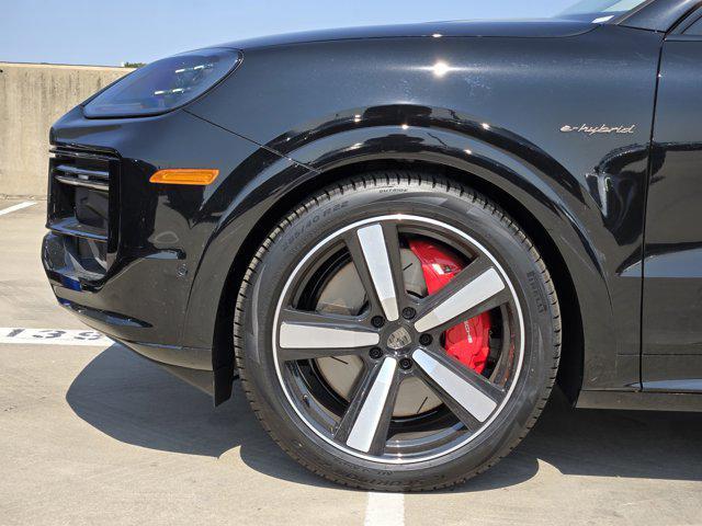 new 2025 Porsche Cayenne car, priced at $192,915
