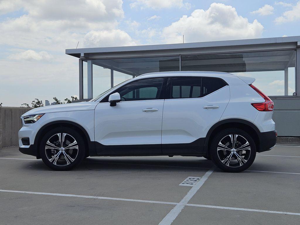 used 2020 Volvo XC40 car, priced at $24,220