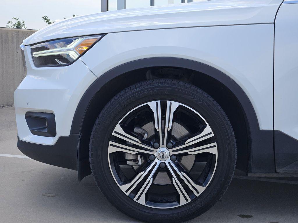 used 2020 Volvo XC40 car, priced at $24,220