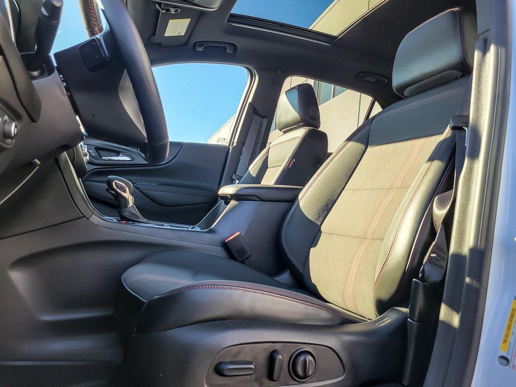 used 2024 Chevrolet Equinox car, priced at $26,989