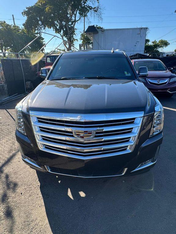 used 2017 Cadillac Escalade ESV car, priced at $26,996