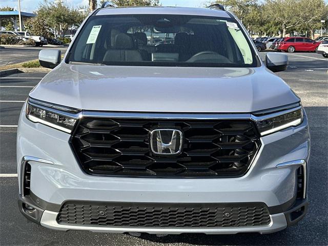 new 2025 Honda Pilot car, priced at $48,288
