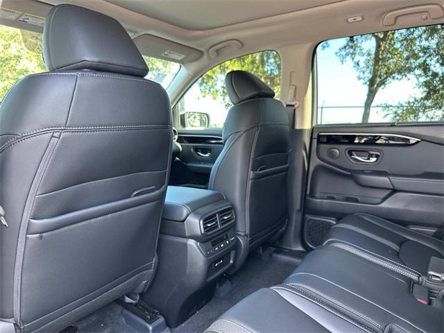new 2025 Honda Pilot car, priced at $48,018