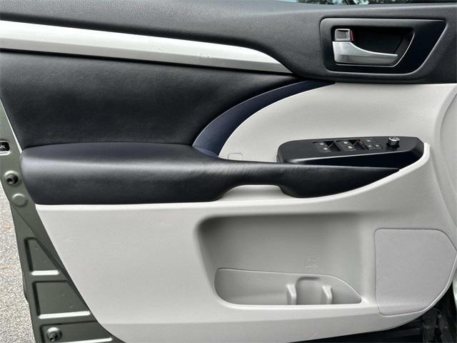 used 2019 Toyota Highlander car, priced at $20,500