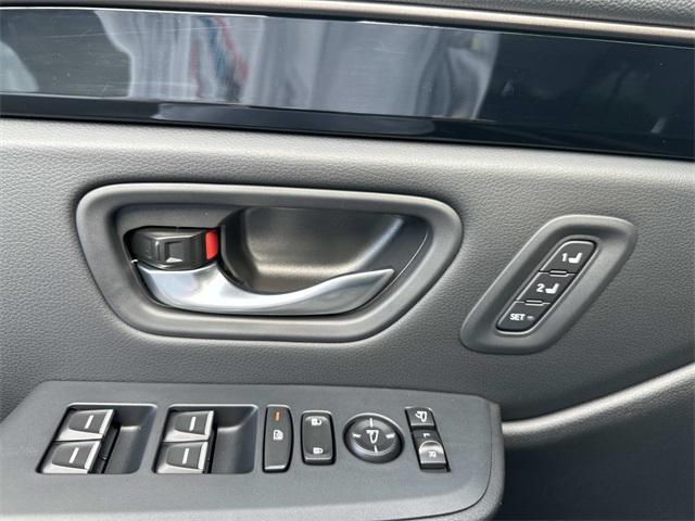 new 2025 Honda Pilot car, priced at $46,733