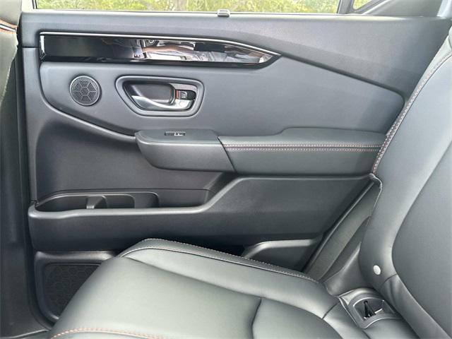 new 2025 Honda Pilot car, priced at $46,733