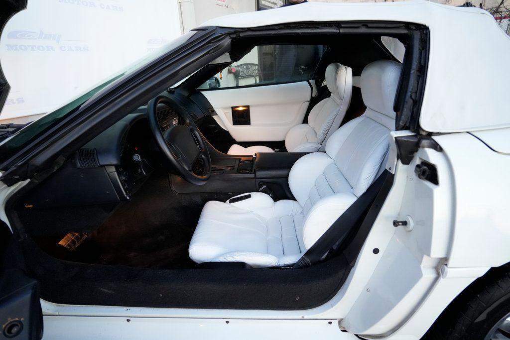 used 1992 Chevrolet Corvette car, priced at $12,900