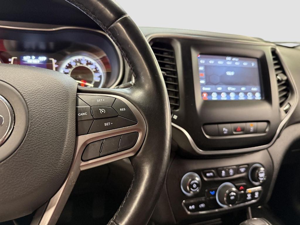 used 2021 Jeep Cherokee car, priced at $18,989