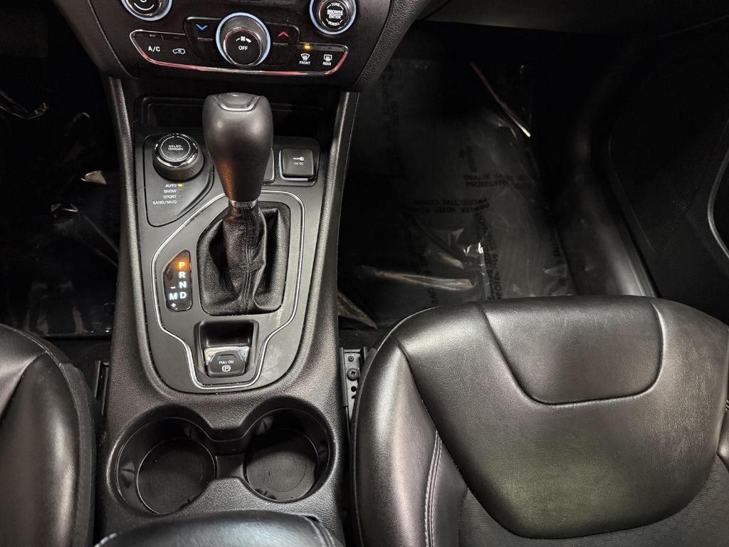 used 2021 Jeep Cherokee car, priced at $18,989