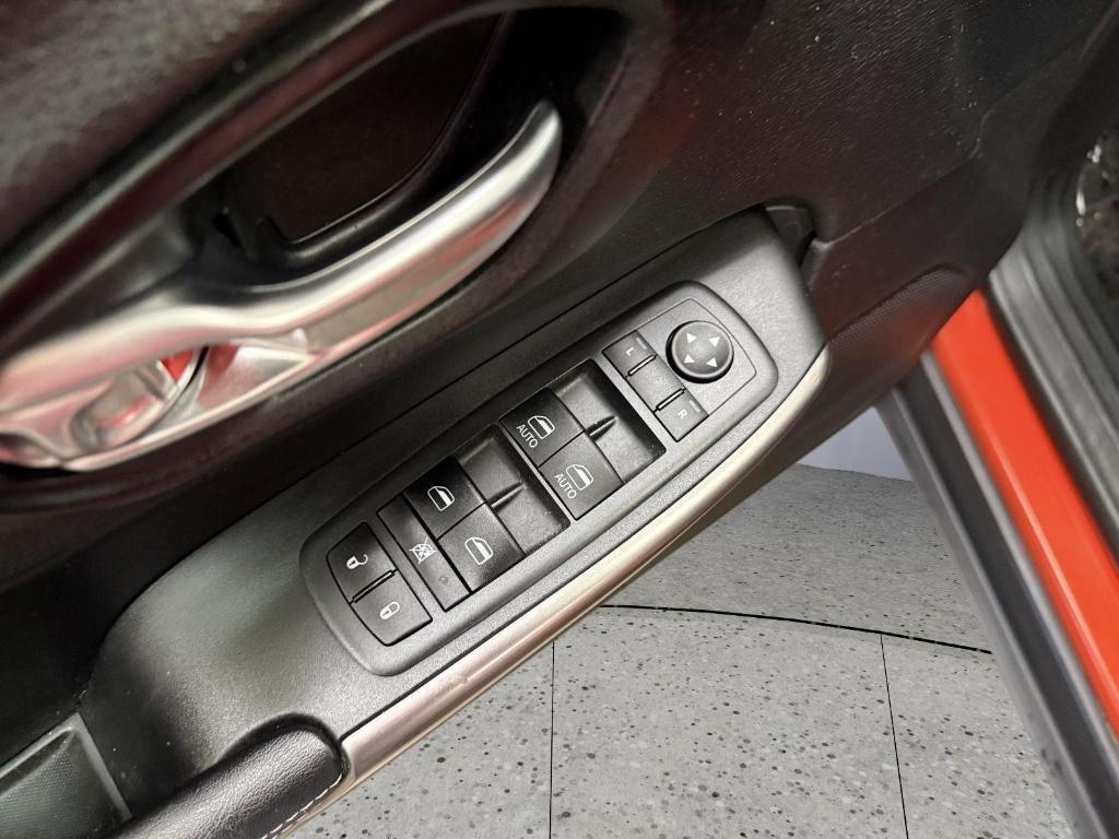 used 2021 Jeep Cherokee car, priced at $18,989