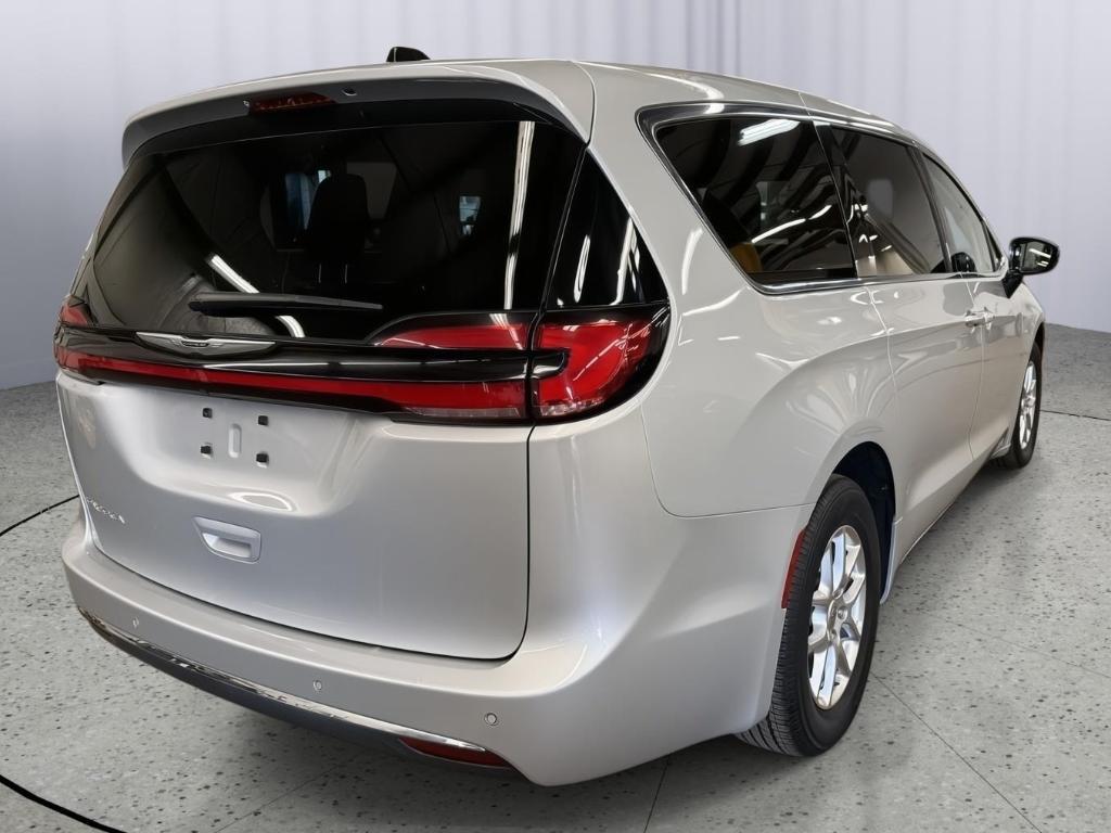 used 2024 Chrysler Pacifica car, priced at $30,487
