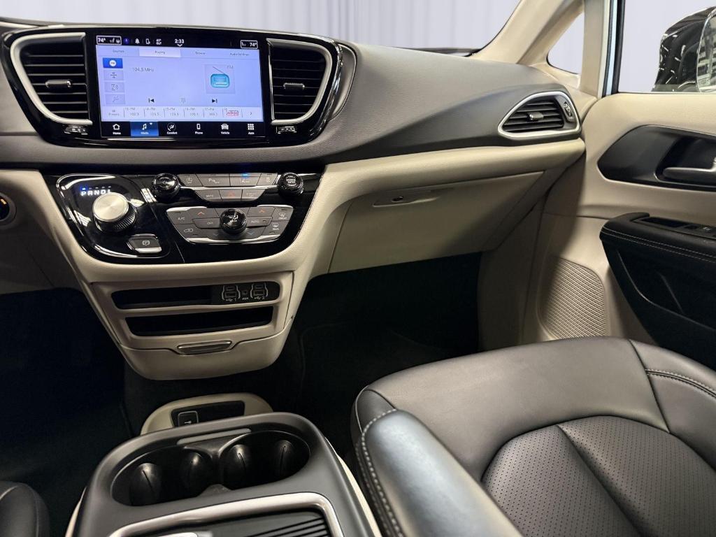 used 2024 Chrysler Pacifica car, priced at $30,487