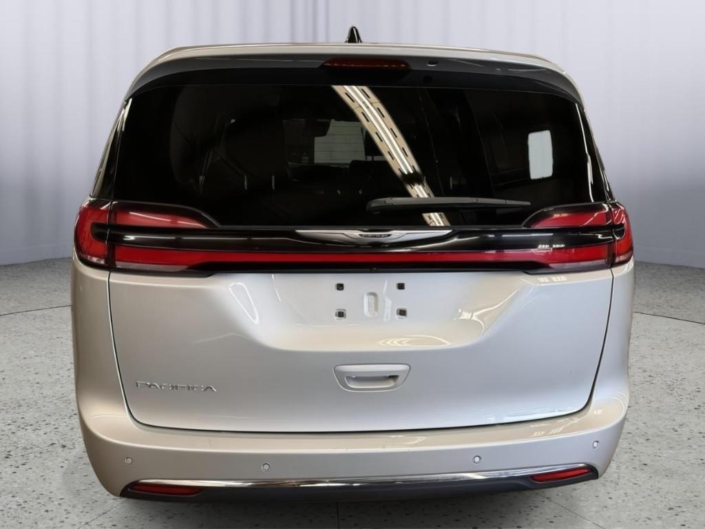 used 2024 Chrysler Pacifica car, priced at $30,487