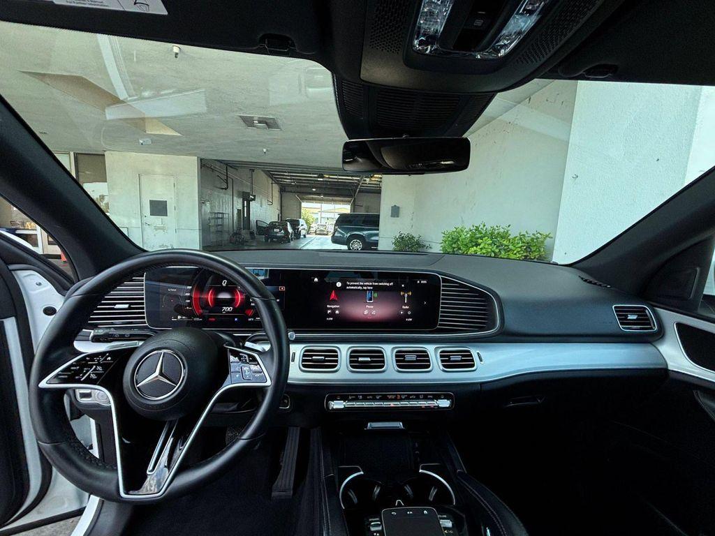 Mercedes-Benz GLE view 35