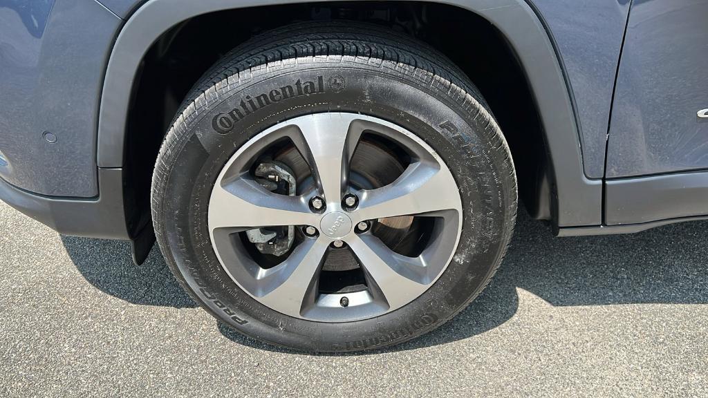 used 2021 Jeep Cherokee car, priced at $25,000