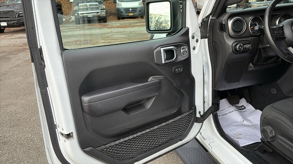 used 2021 Jeep Wrangler Unlimited car, priced at $31,444