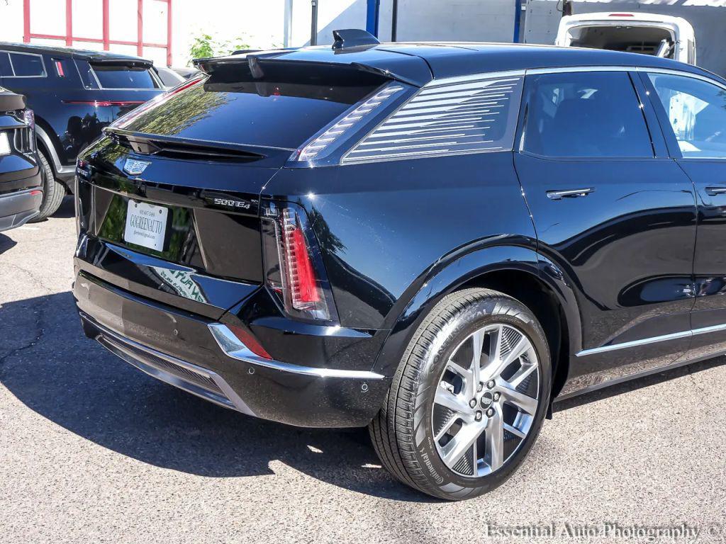 used 2025 Cadillac OPTIQ car, priced at $39,995