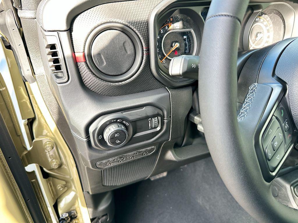 new 2026 Jeep Gladiator car, priced at $51,292