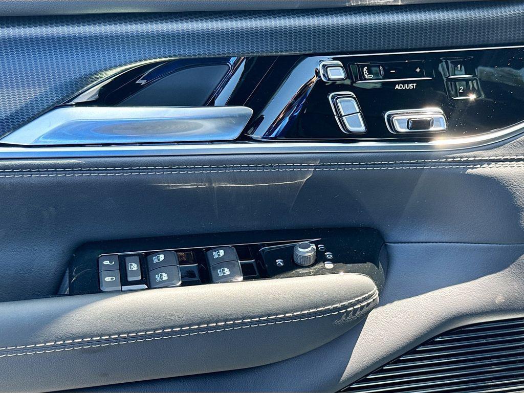 new 2026 Jeep Grand Wagoneer L car, priced at $95,762