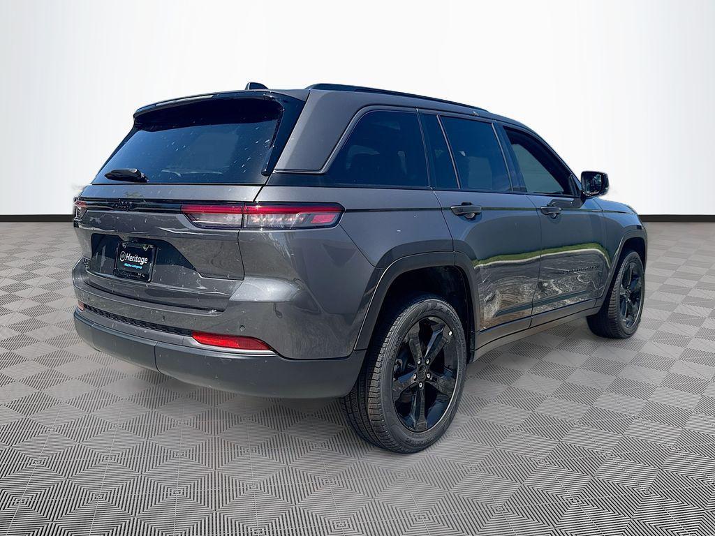 new 2026 Jeep Grand Cherokee car, priced at $42,082