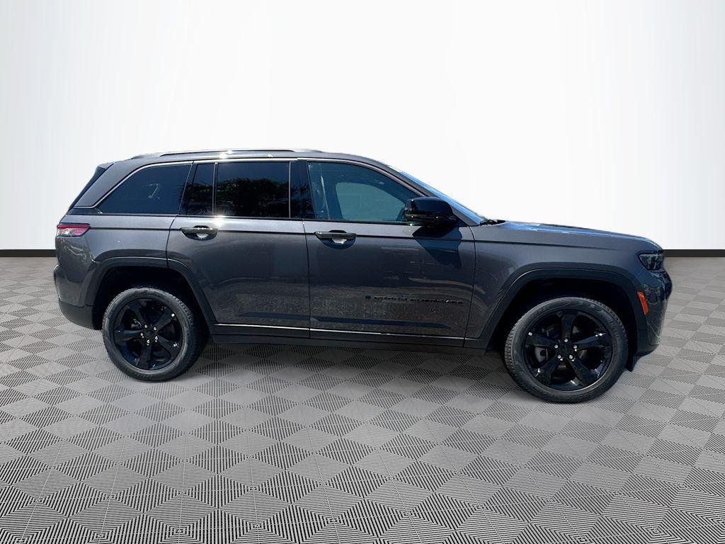 new 2026 Jeep Grand Cherokee car, priced at $42,082