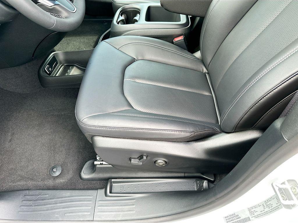 new 2026 Chrysler Pacifica car, priced at $36,809