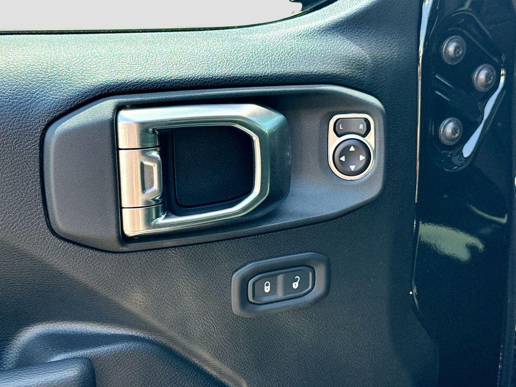 new 2025 Jeep Gladiator car, priced at $51,179