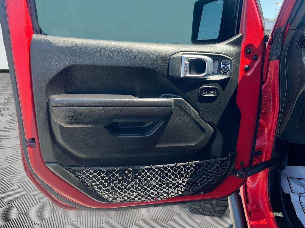 used 2021 Jeep Gladiator car, priced at $28,306